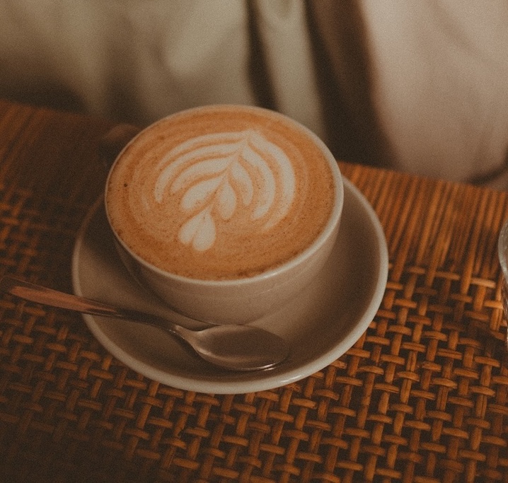 Banana Coffee servi dans une tasse